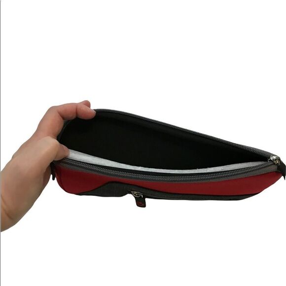 IPad Case Burgundy Black Zipper Closure - Picture 6 of 9